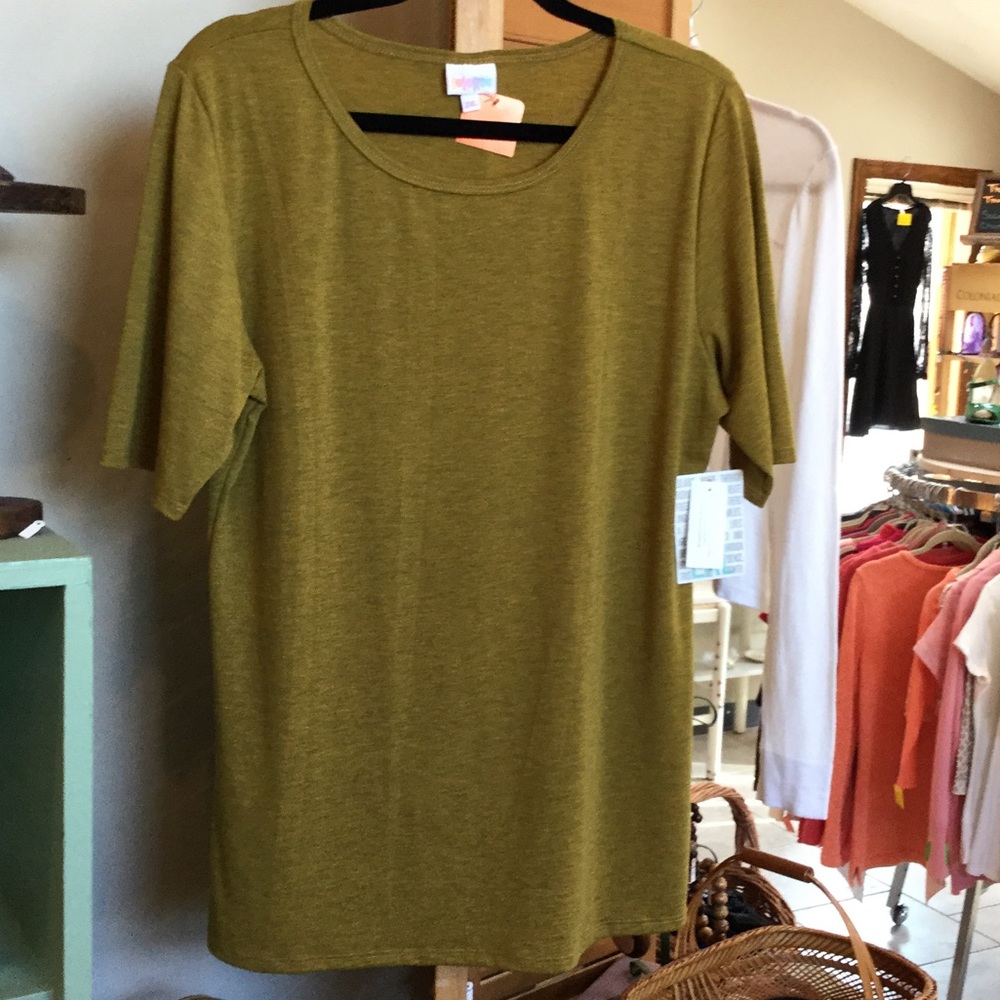 BNWT Lularoe Top